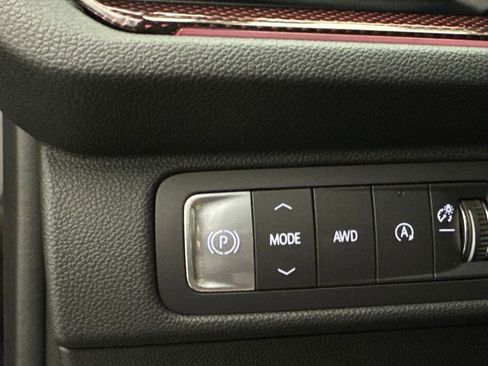 Used 2024 Chevrolet Traverse RS AWD/4WD image 31