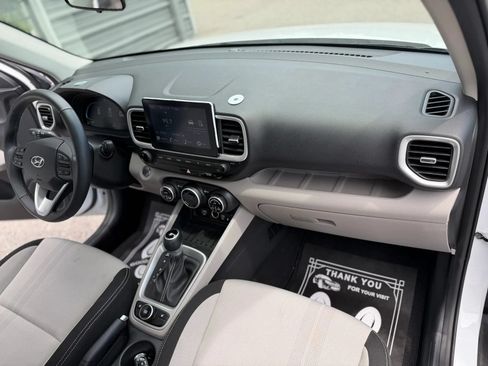 Used 2026 Hyundai Venue SEL FWD image 13