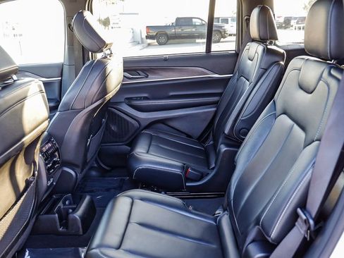 Certified 2024 Jeep Grand Cherokee L Limited w/ Luxury Tech Group II image 23