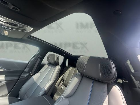 Used 2024 Cadillac Lyriq Luxury w/ LPO, Floor Liner Package AWD/4WD image 6