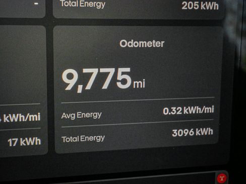 Used 2023 Fisker Ocean Extreme image 22