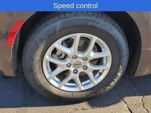 Used 2022 Chrysler Pacifica Touring-L image 7