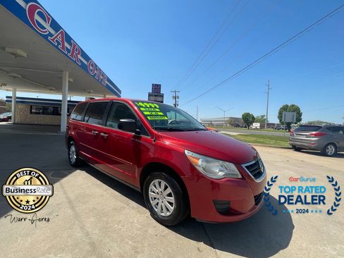 Used 2009 Volkswagen Routan S image 1