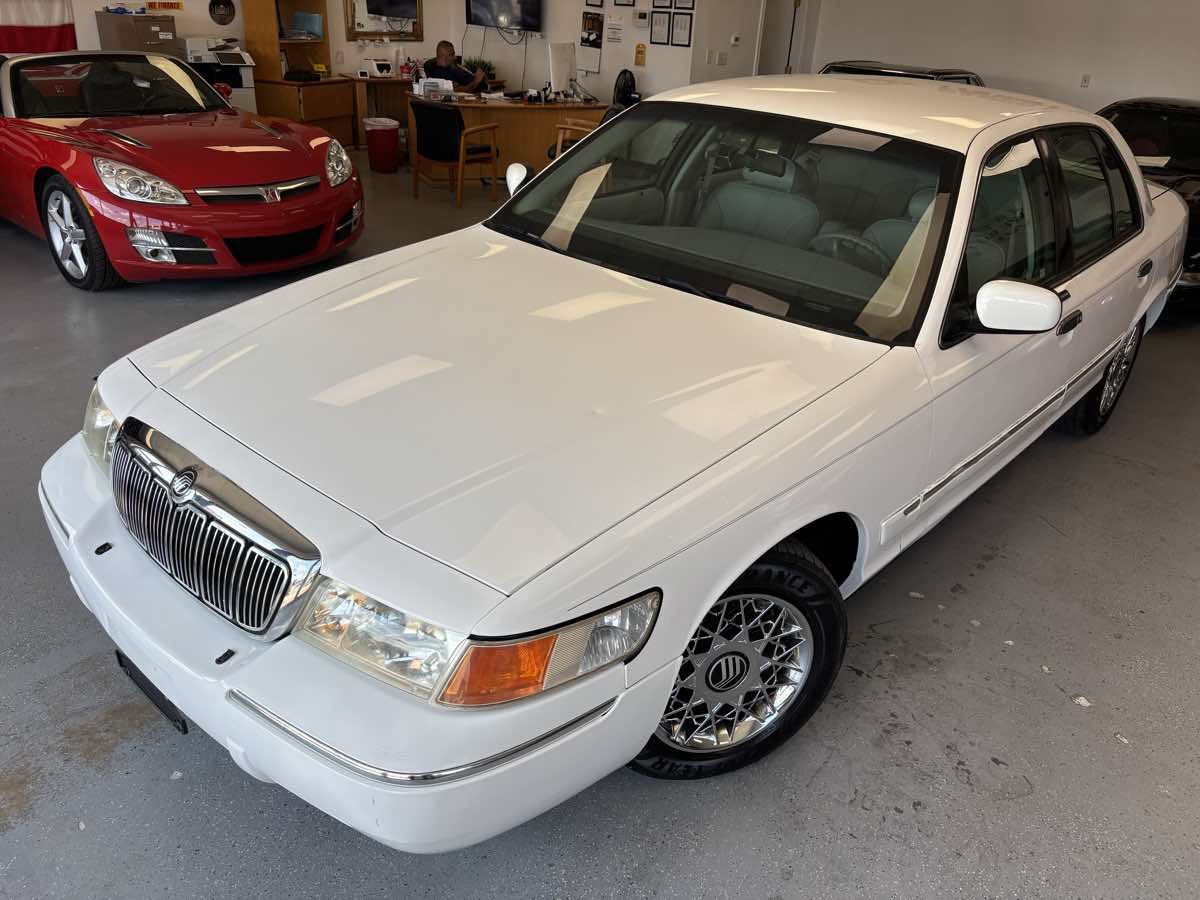 Used 2002 Mercury Grand Marquis GS RWD image 6