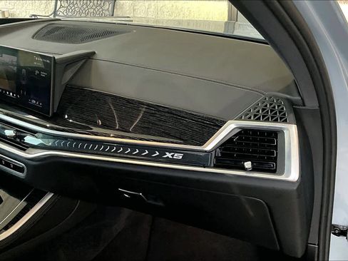 Used 2026 BMW X5 sDrive40i image 18