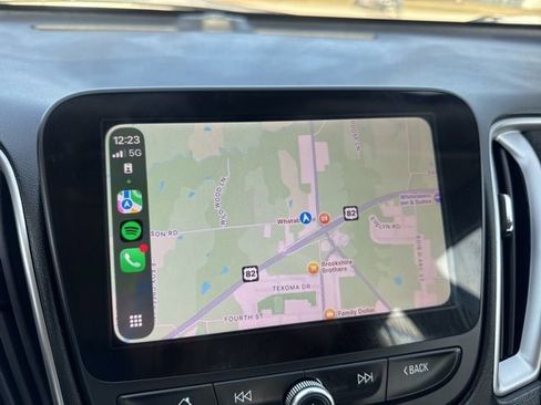 Used 2025 Chevrolet Malibu LT image 3