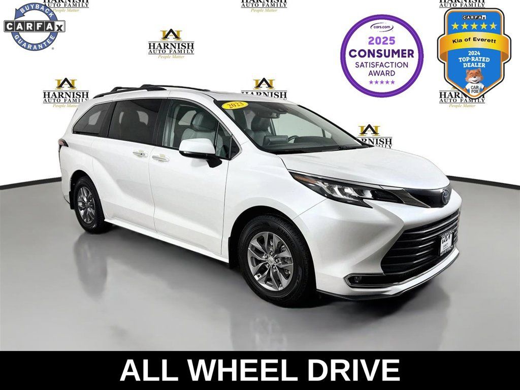 Used 2023 Toyota Sienna XLE AWD/4WD image 1