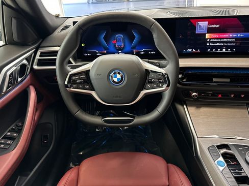 Certified 2025 BMW i4 eDrive40 RWD image 27