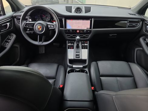 Used 2026 Porsche Macan AWD/4WD image 17