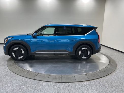 New 2026 Kia EV9 Wind AWD/4WD image 9