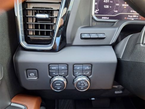 Used 2024 GMC Sierra 2500 Denali Ultimate image 19