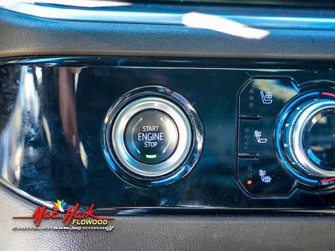 Used 2022 GMC Sierra 1500 SLT w/ SLT Convenience Package image 26