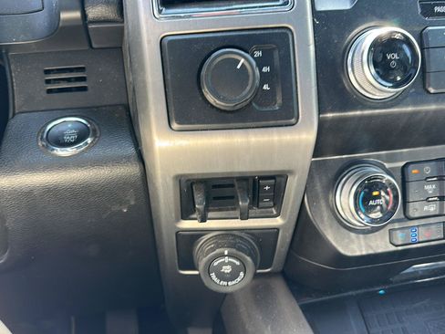 Used 2020 Ford F450 Platinum w/ FX4 Off-Road Package AWD/4WD image 22