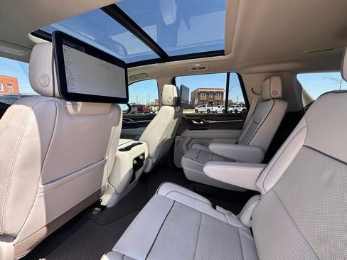 Used 2024 GMC Yukon Denali w/ Denali Reserve Package AWD/4WD image 19