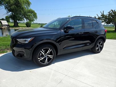 Used 2024 Volvo XC40 B5 Core