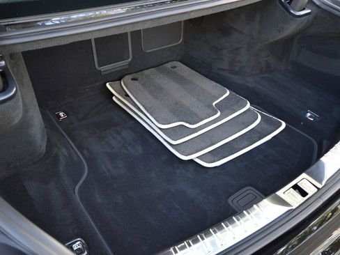 Used 2022 Bentley Flying Spur V8 image 74