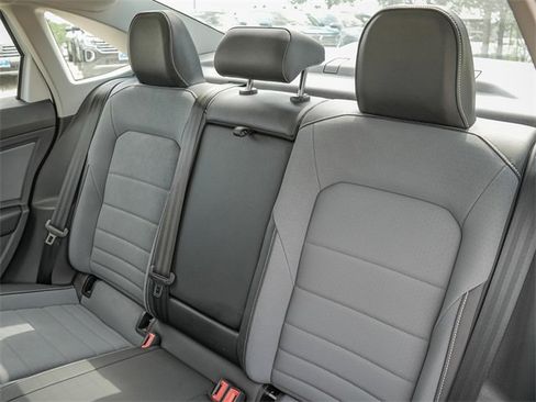 Certified 2025 Volkswagen Jetta SE image 22