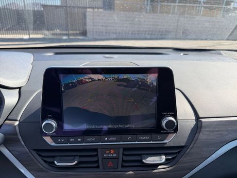 Used 2025 Nissan Altima 2.5 SV image 23