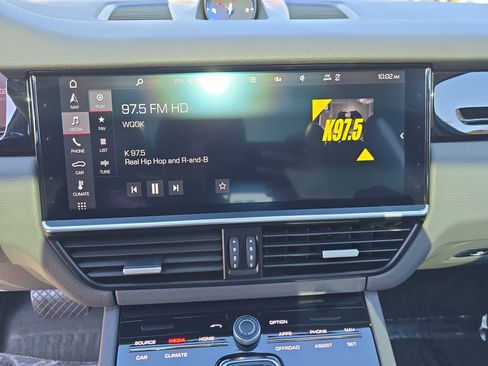 Used 2020 Porsche Cayenne Base image 23