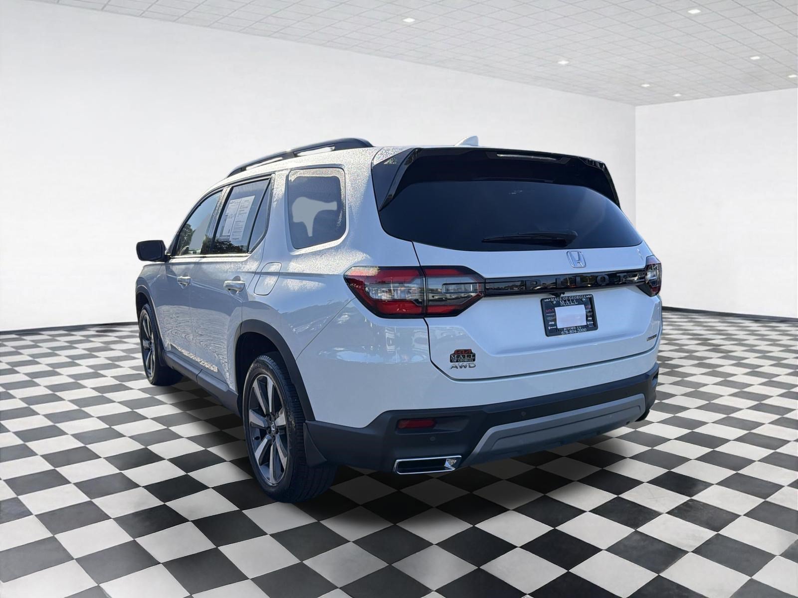 Used 2024 Honda Pilot Touring image 11