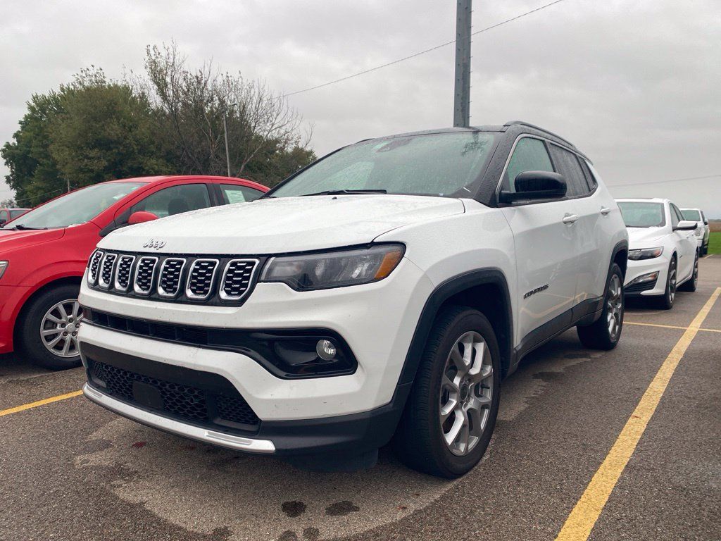Used 2025 Jeep Compass Limited AWD/4WD image 15