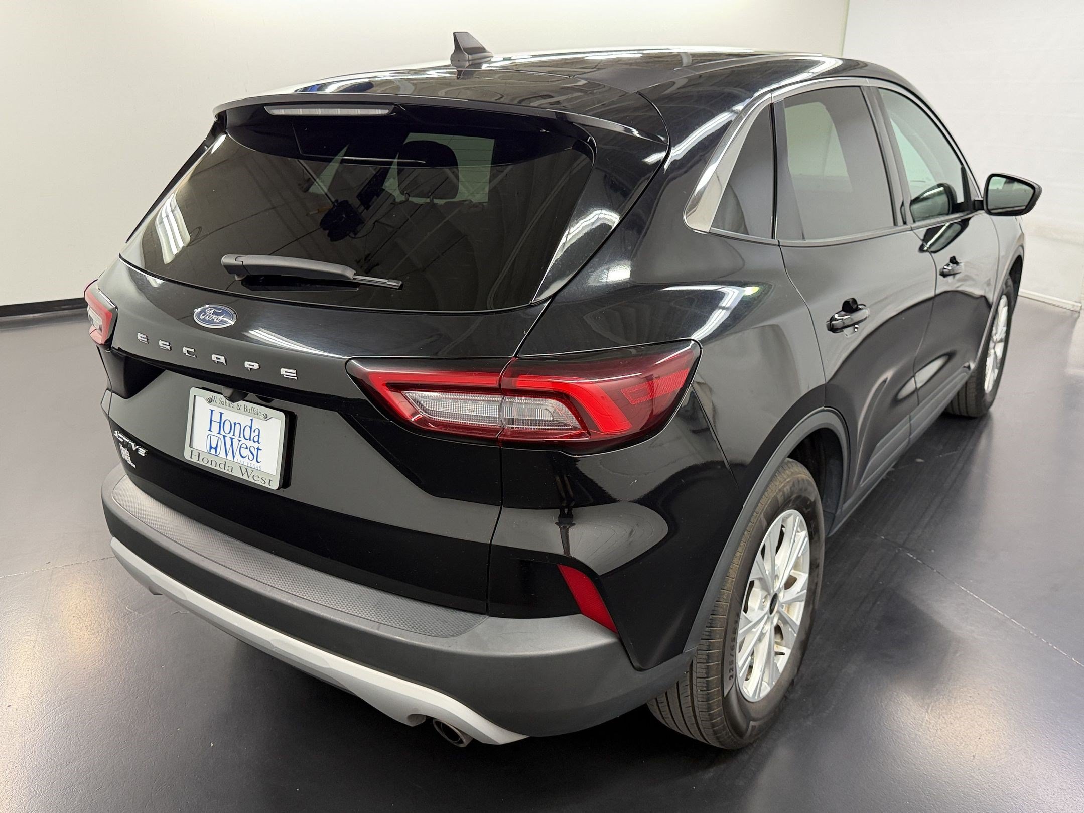 Used 2024 Ford Escape Active FWD image 9