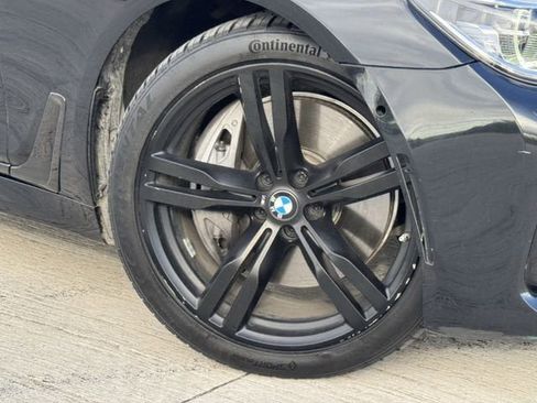Used 2017 BMW 750i image 30