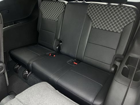 Used 2024 GMC Acadia Denali w/ Super Cruise Package image 36