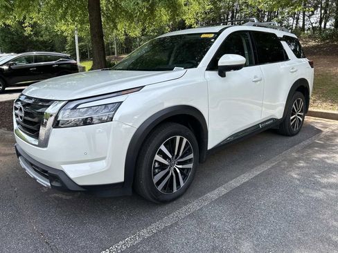Used 2024 Nissan Pathfinder Platinum w/ Cargo Package FWD image 1