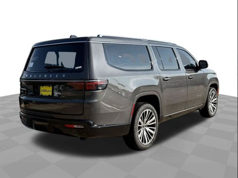 New 2025 Jeep Wagoneer L Series II AWD/4WD image 7