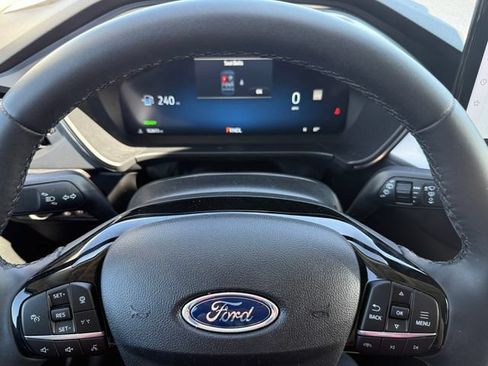 Certified 2023 Ford Escape Platinum w/ Premium Technology Package AWD/4WD image 20