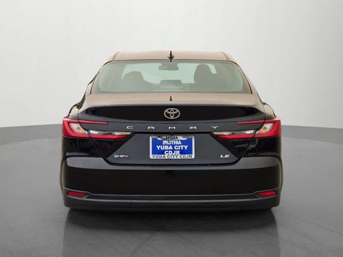 Used 2025 Toyota Camry LE FWD image 5