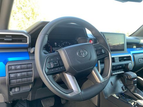 Used 2025 Toyota Tacoma TRD Off-Road image 33