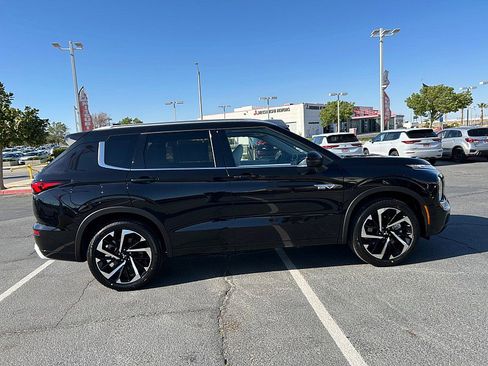 New 2025 Mitsubishi Outlander SEL image 11