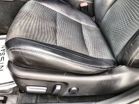 Used 2014 Toyota Camry SE w/ Moonroof Package FWD image 12