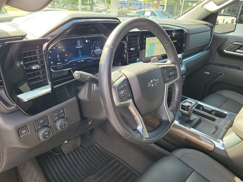 Used 2022 Chevrolet Silverado 1500 RST w/ Convenience Package II AWD/4WD image 17