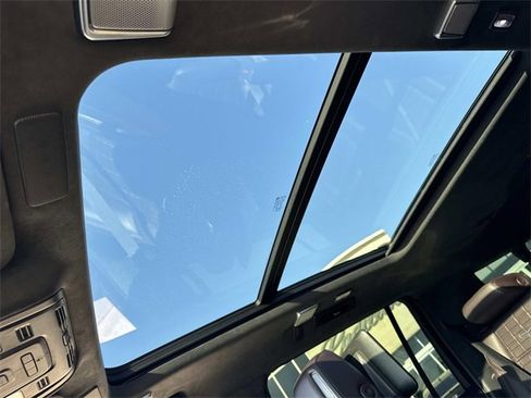 Used 2023 Cadillac Escalade ESV Sport Platinum w/ LPO, ONYX Package image 22