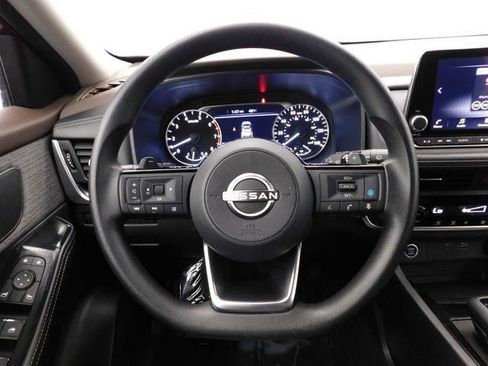 Used 2023 Nissan Rogue SV image 26