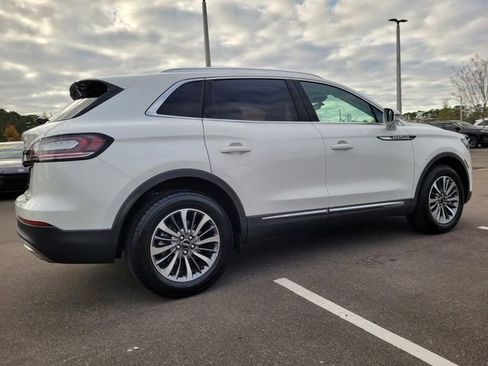 Used 2022 Lincoln Nautilus Reserve image 13