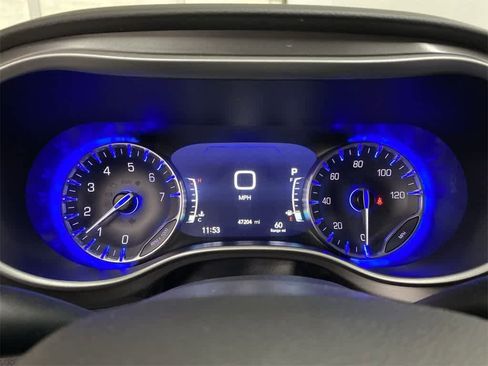 Used 2024 Chrysler Pacifica Touring-L image 26
