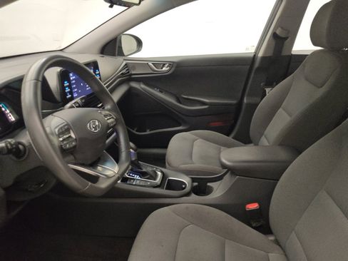 Used 2022 Hyundai Ioniq SE image 17