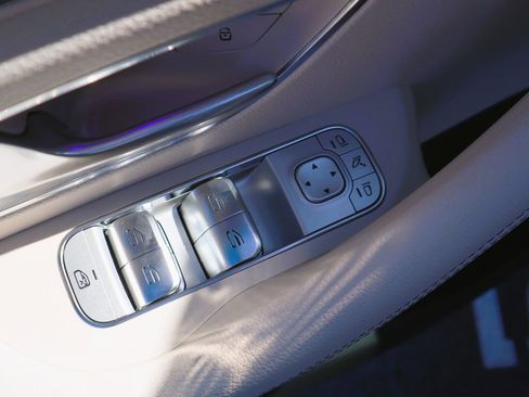 New 2025 Mercedes-Benz GLS 450 4MATIC image 19