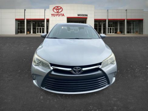 Used 2015 Toyota Camry LE FWD image 2