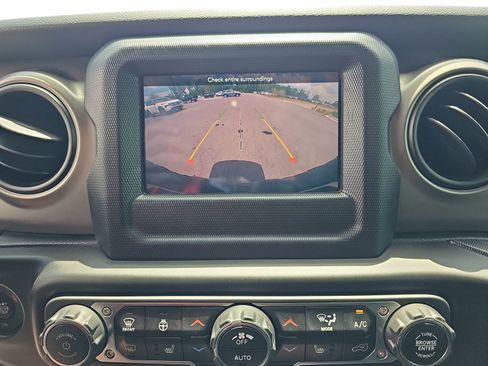 Used 2021 Jeep Wrangler Unlimited Sport AWD/4WD image 19