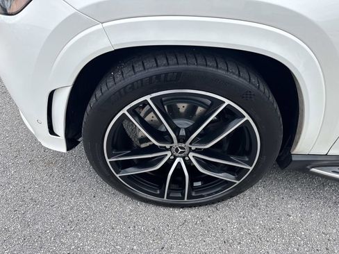 Used 2022 Mercedes-Benz GLS 580 4MATIC image 10