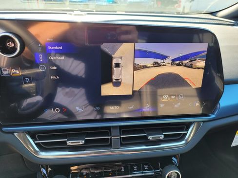 New 2026 Chevrolet Equinox EV LT AWD/4WD image 13