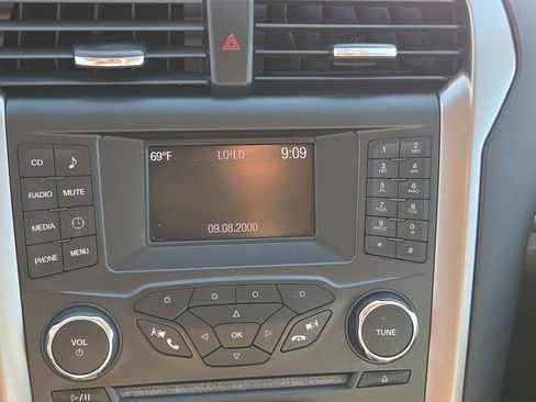 Used 2018 Ford Fusion S FWD image 10