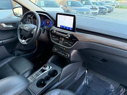 Used 2020 Ford Escape Titanium AWD/4WD image 22