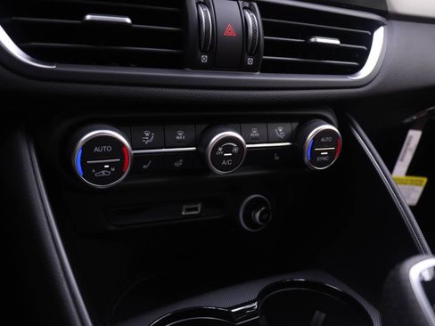 New 2026 Alfa Romeo Giulia AWD image 9