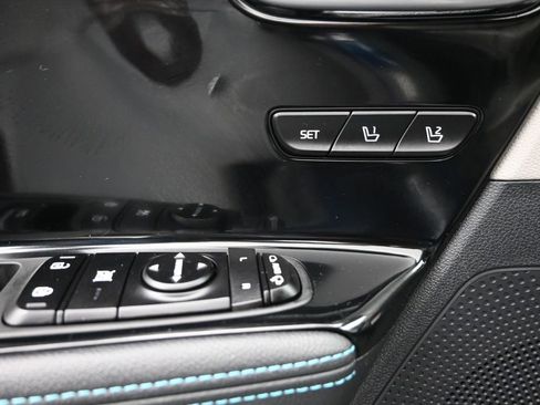 Used 2018 Kia Niro Touring FWD image 14